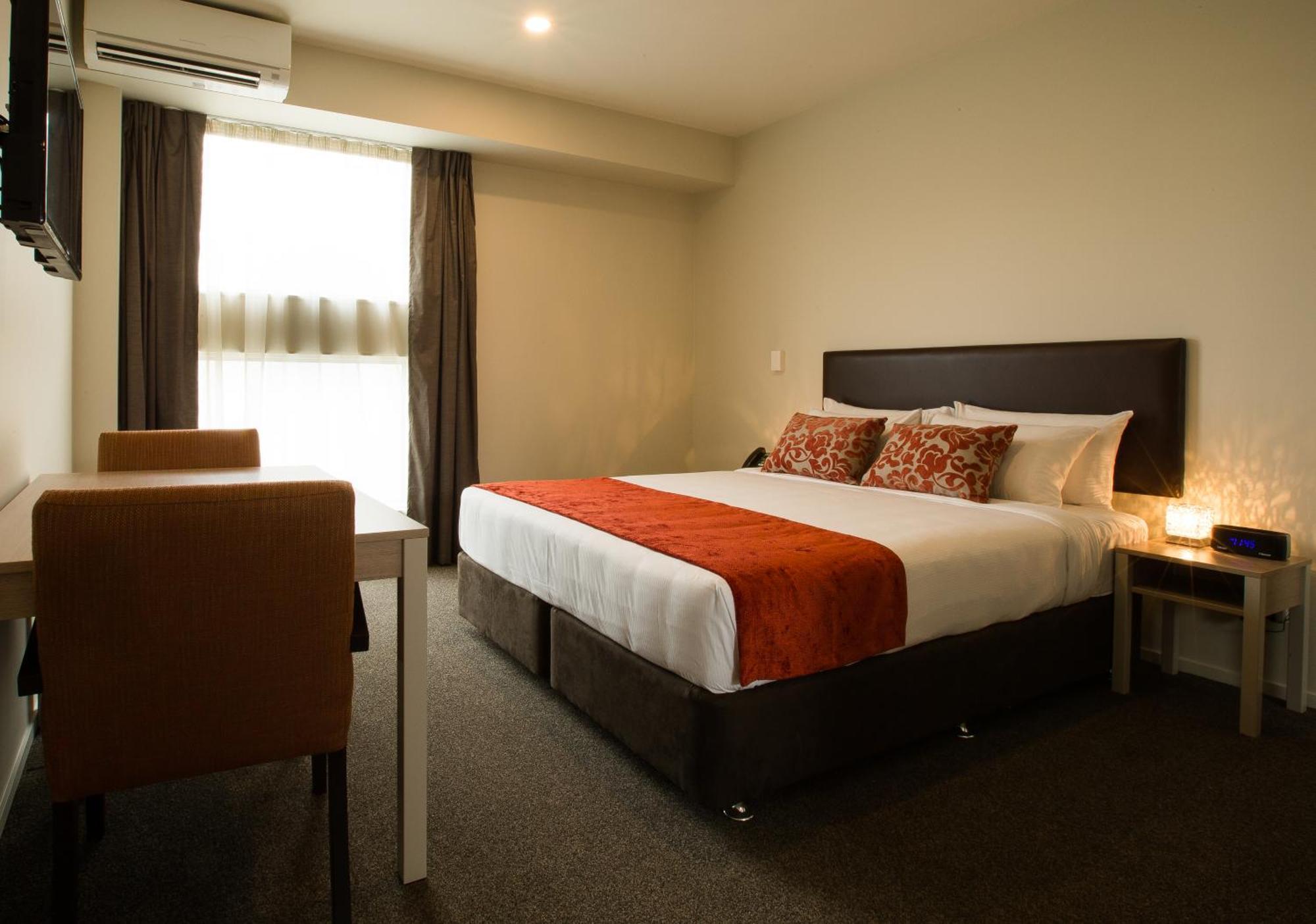 Ramada Suites By Wyndham Christchurch City Exteriör bild