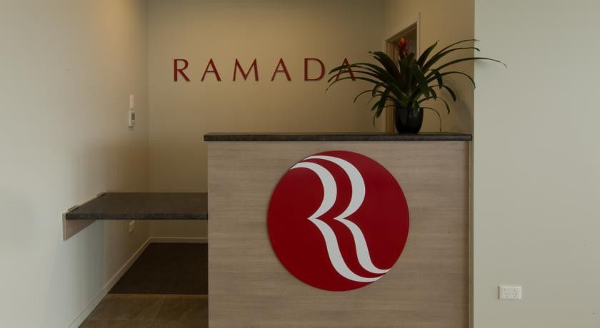 Ramada Suites By Wyndham Christchurch City Exteriör bild