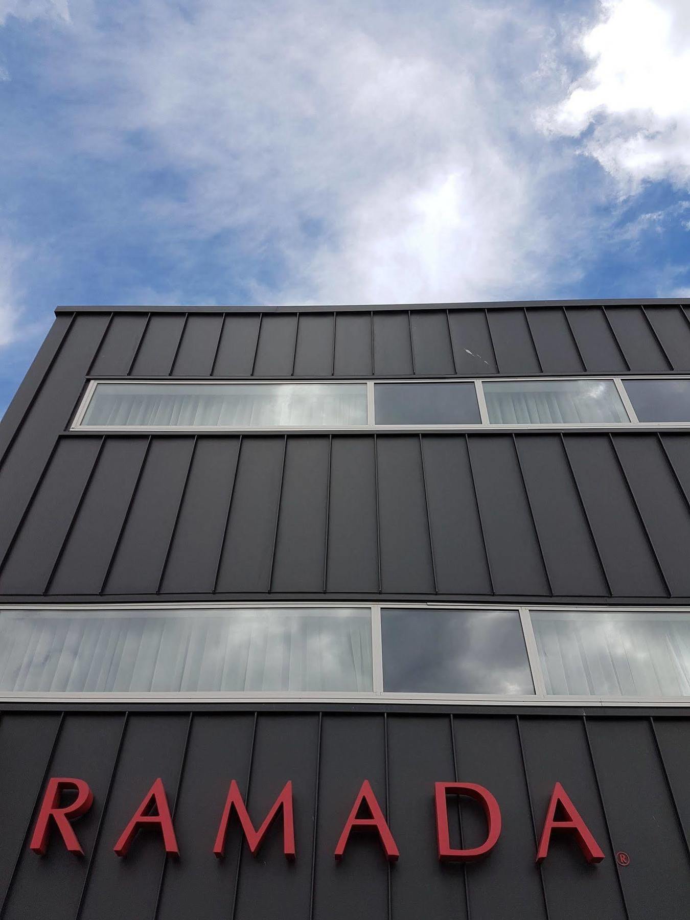 Ramada Suites By Wyndham Christchurch City Exteriör bild