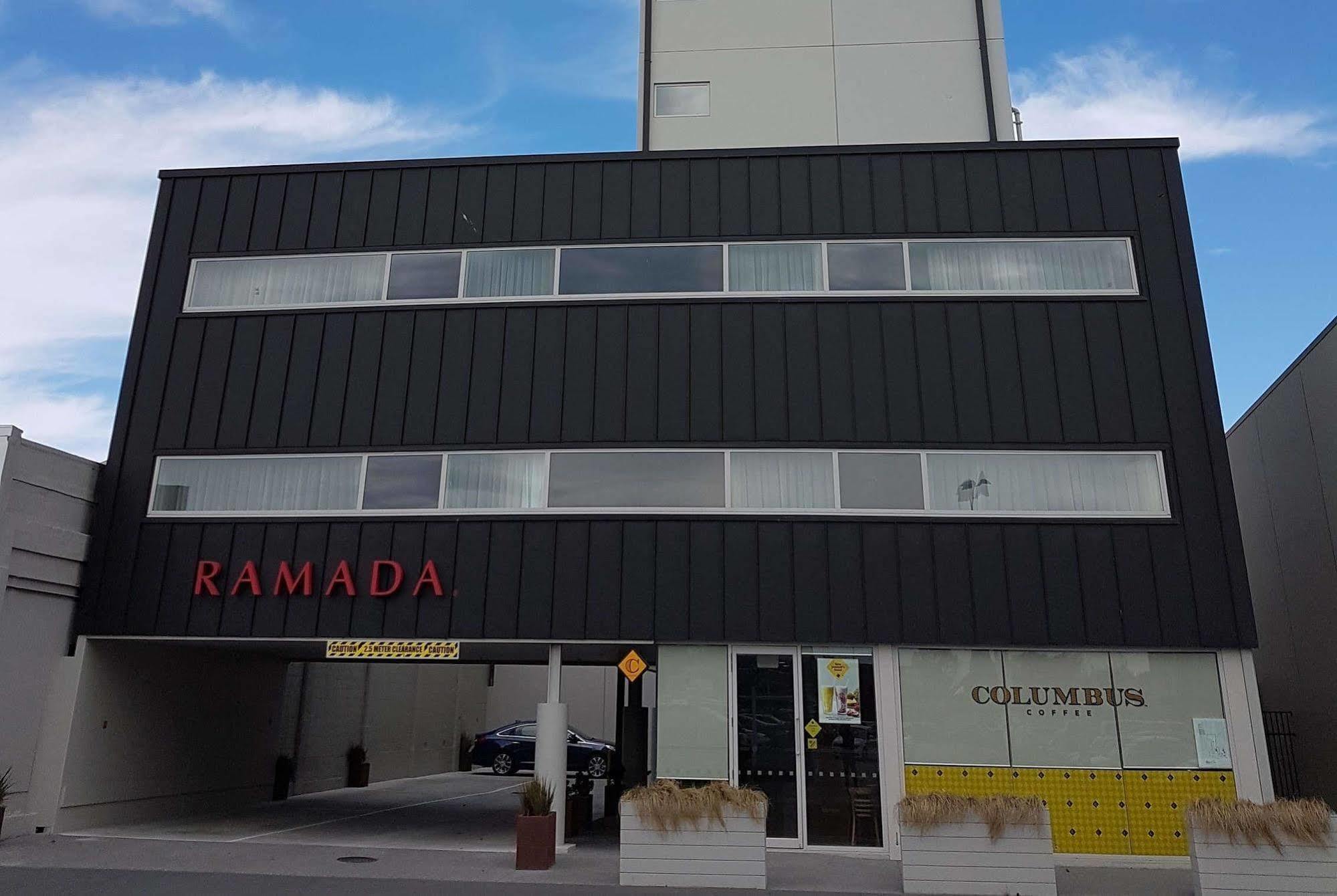 Ramada Suites By Wyndham Christchurch City Exteriör bild