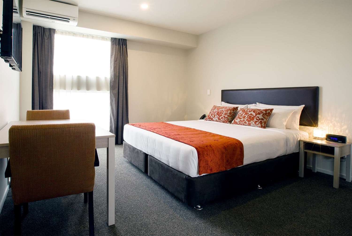Ramada Suites By Wyndham Christchurch City Exteriör bild